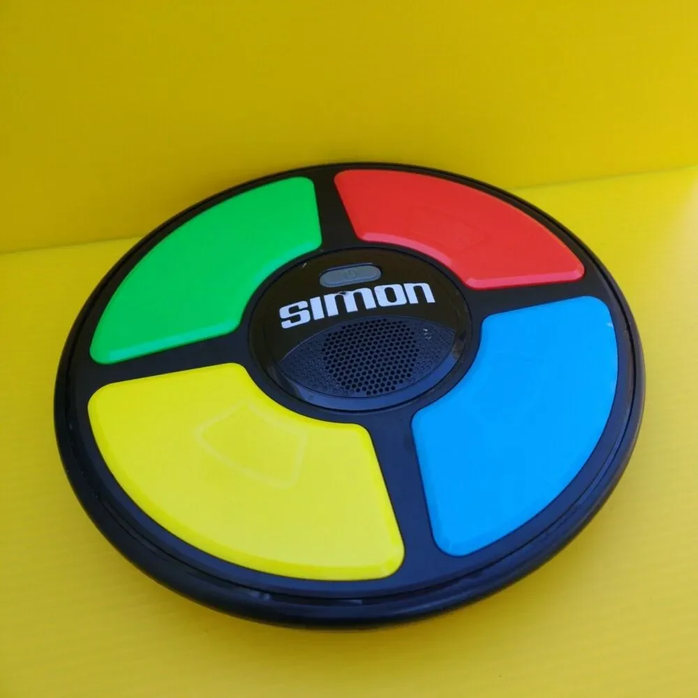 Simon Says Electronic Game Hasbro 2015 Classic Toy Memory Game WORKS GREAT